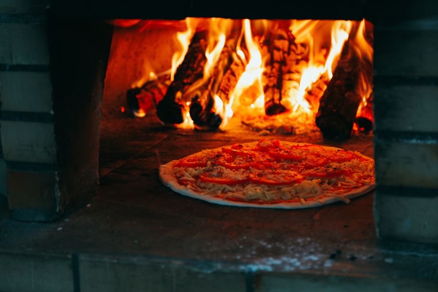 Best Wood for Your Pizza Oven